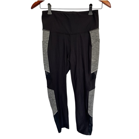 New balance Women's Black and Gray Athletic Pants - Picture 1 of 3